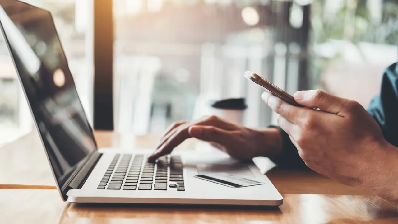 Från butik till skärm en ny tid